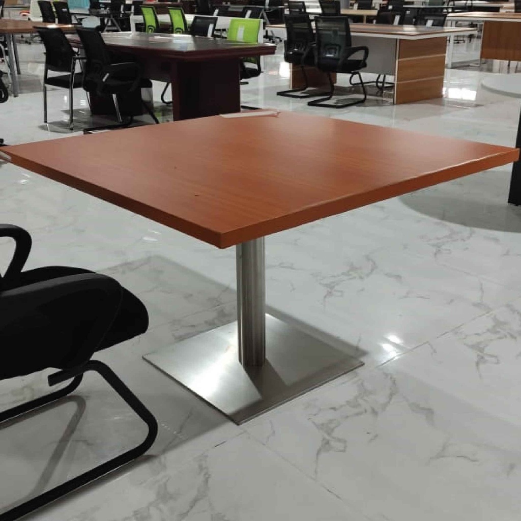 MESA DE CONFERENCIA 881# CUADRADA 122X120CM CO/MADERA BS/INOXIDABLE