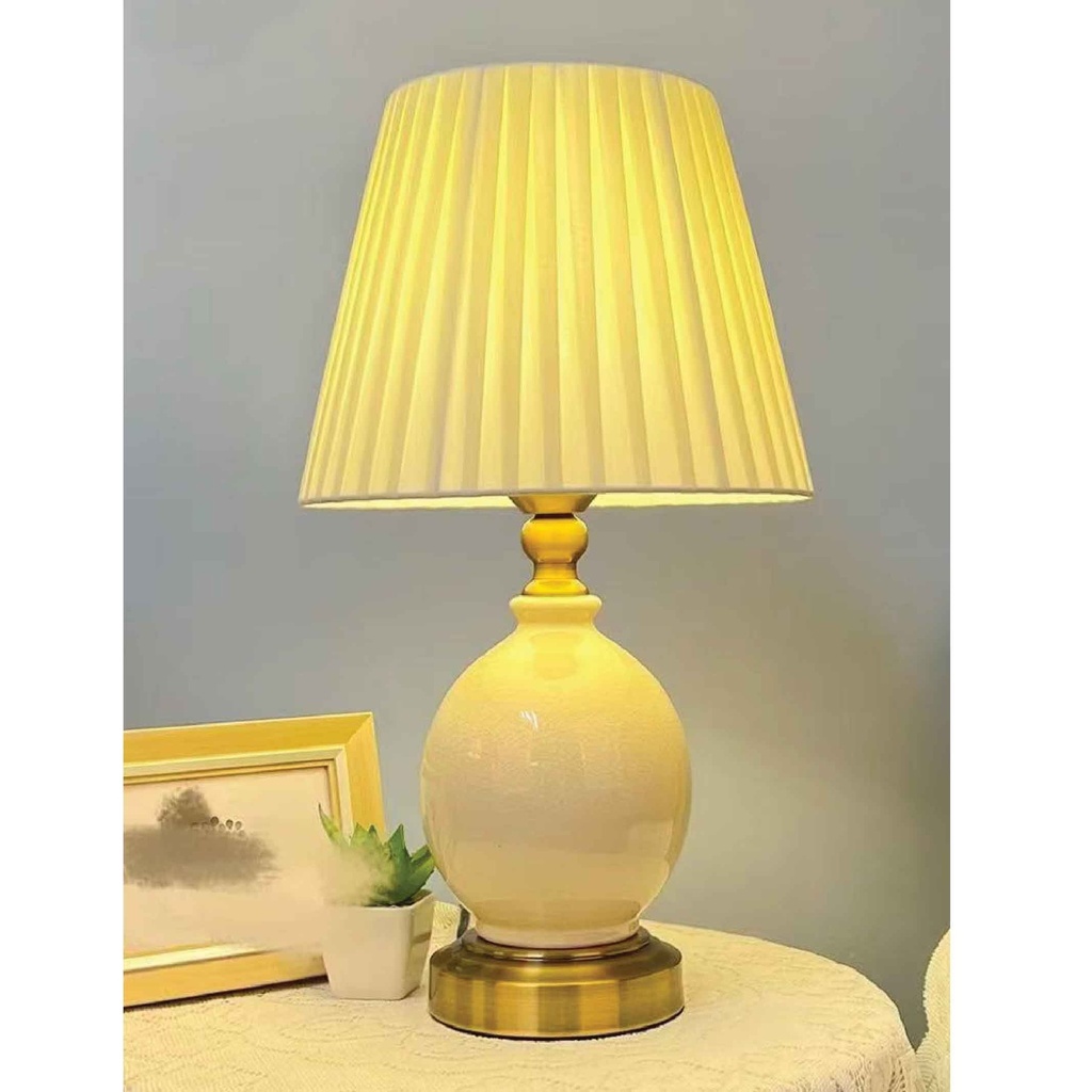 LAMPARA DE MESA GR5003# E27# 110V CREMA